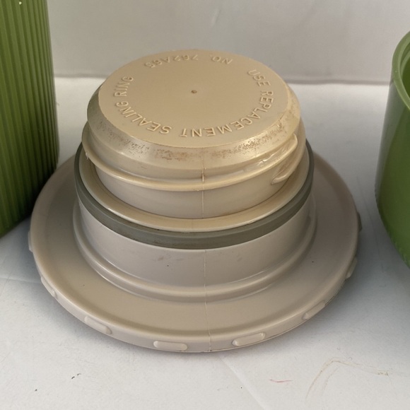 Vintage Thermos Narrow neck Glass Lined Large green cream handle ribbed 4 cups - Picture 3 of 10